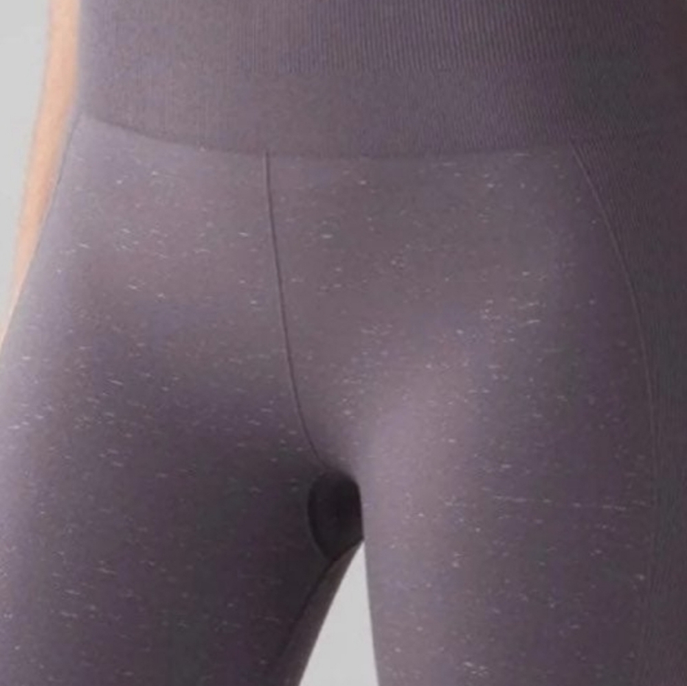 Lululemon Free To Flow Crop 17"